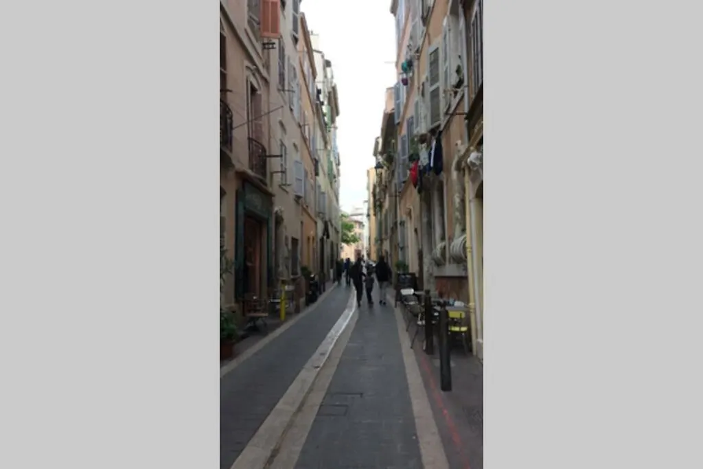Chambre Au Coeur De Marseille Centre « Le Panier »-1