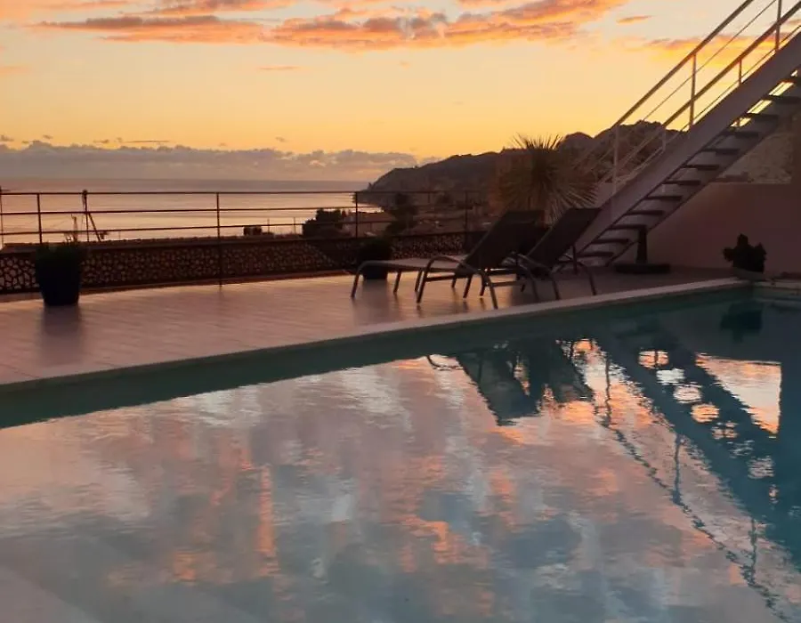 Les Suites Love 2 Spa Vue Mer Piscine-1