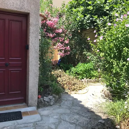 Chambre climatisée avec sdb privée dans une villa avec piscine ouverte d'avril à mi octobre-3